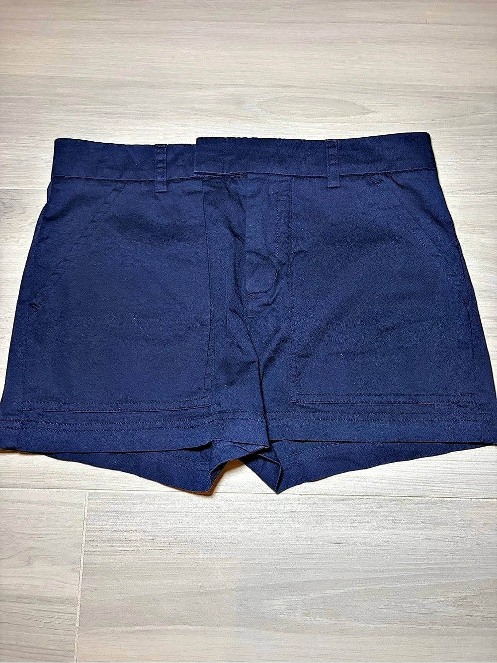 Vince Women's Shorts in navy Blue Size 4